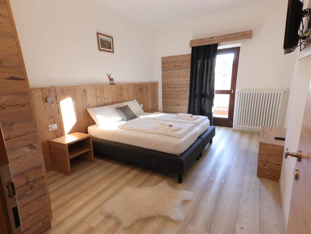 וארנה Hotel Alla Rocca מראה חיצוני תמונה