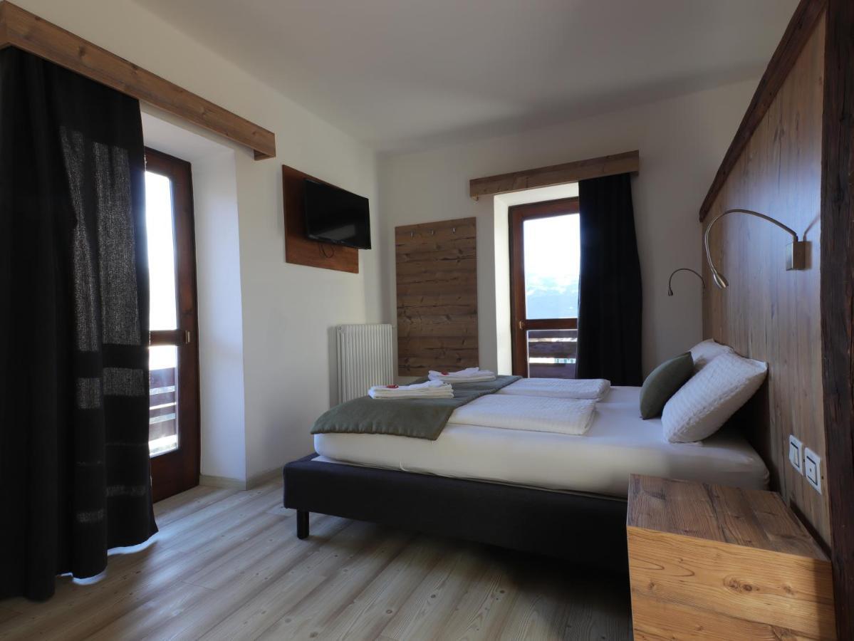 וארנה Hotel Alla Rocca מראה חיצוני תמונה