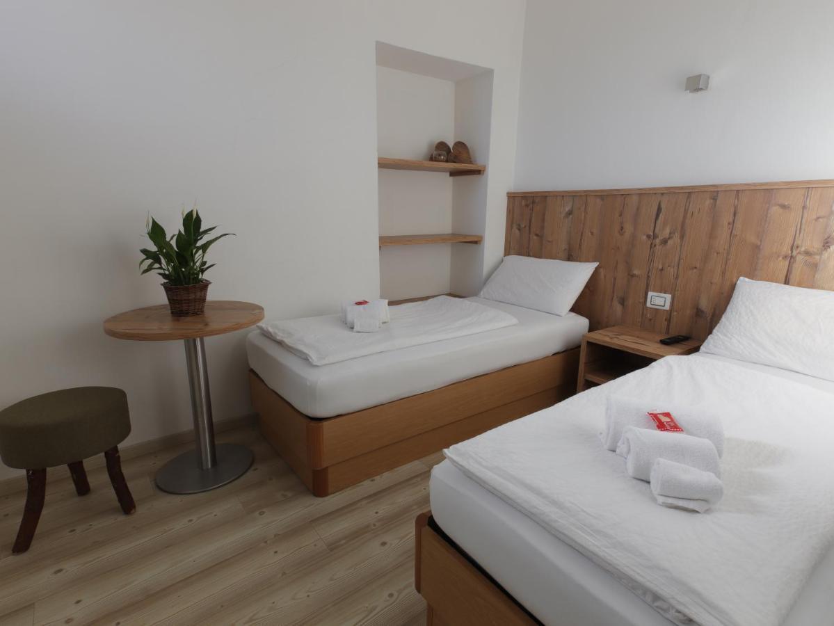 וארנה Hotel Alla Rocca מראה חיצוני תמונה