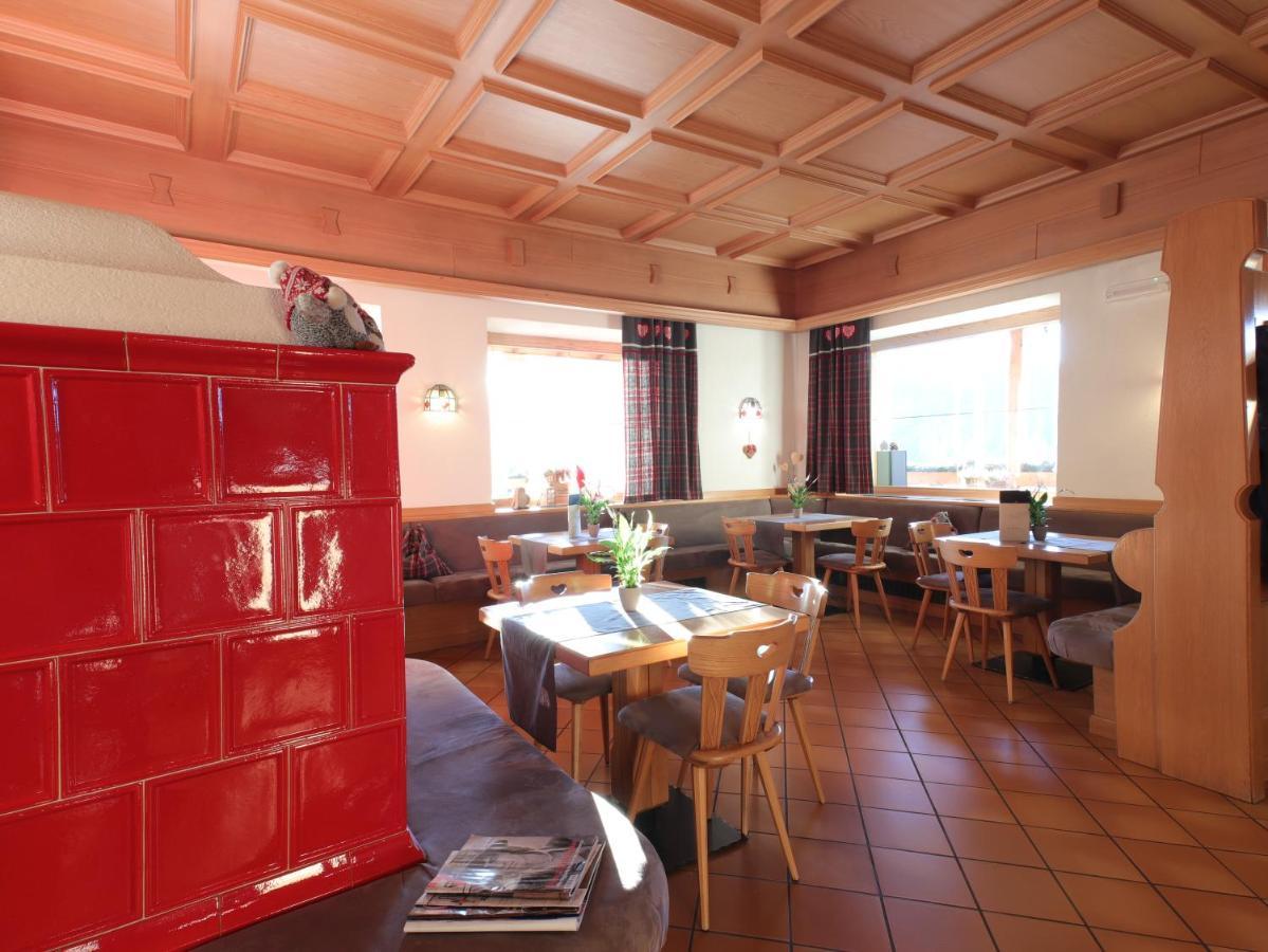 וארנה Hotel Alla Rocca מראה חיצוני תמונה