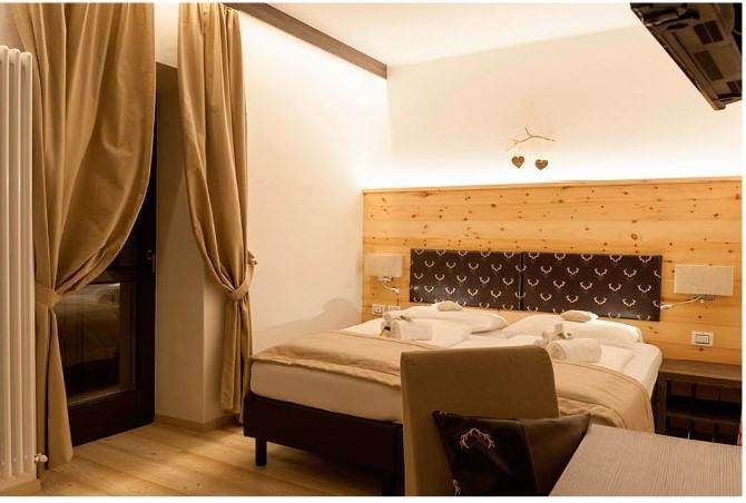 וארנה Hotel Alla Rocca מראה חיצוני תמונה